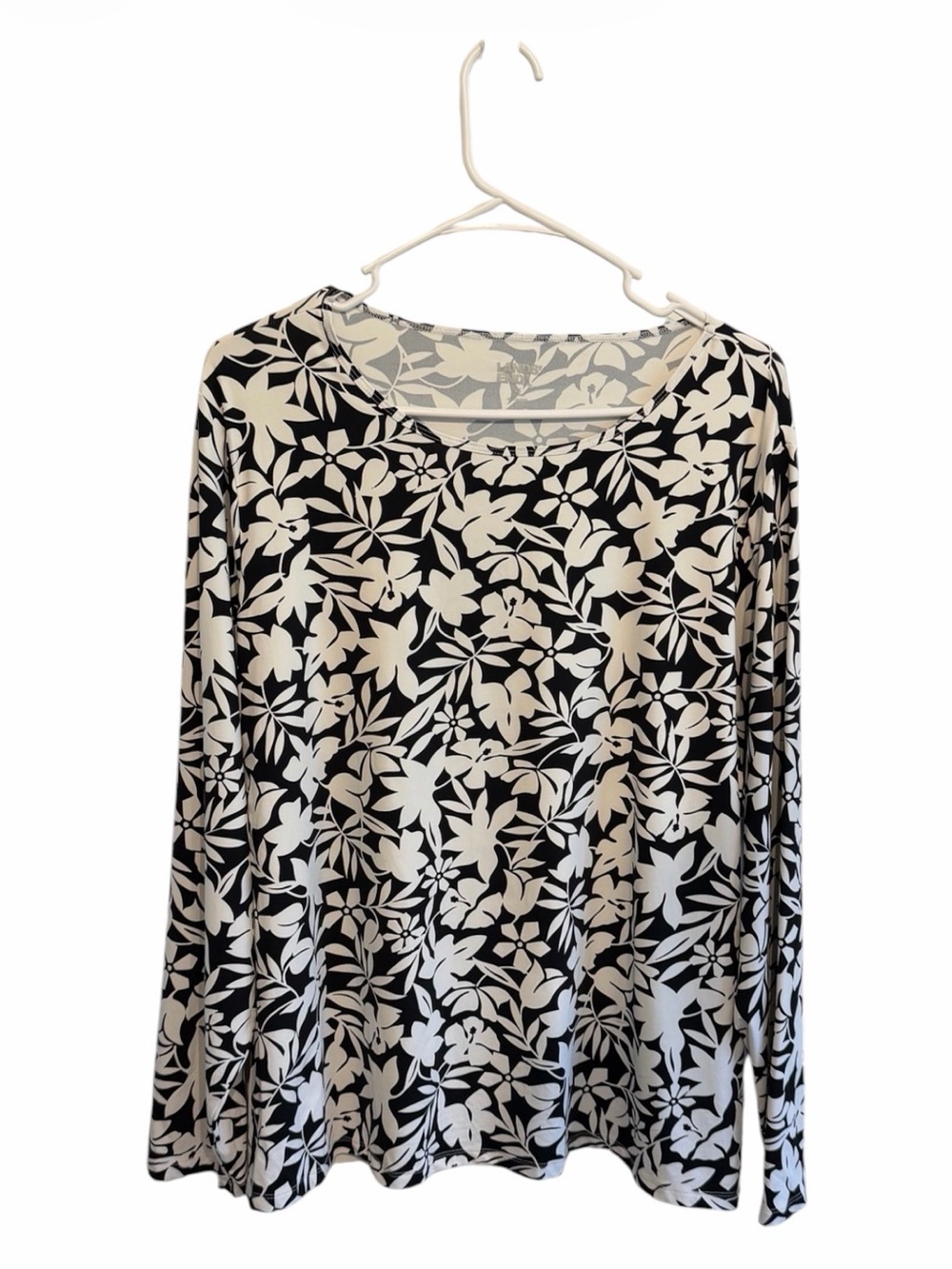 Lands' End Black & White Floral Long-Sleeve Tee